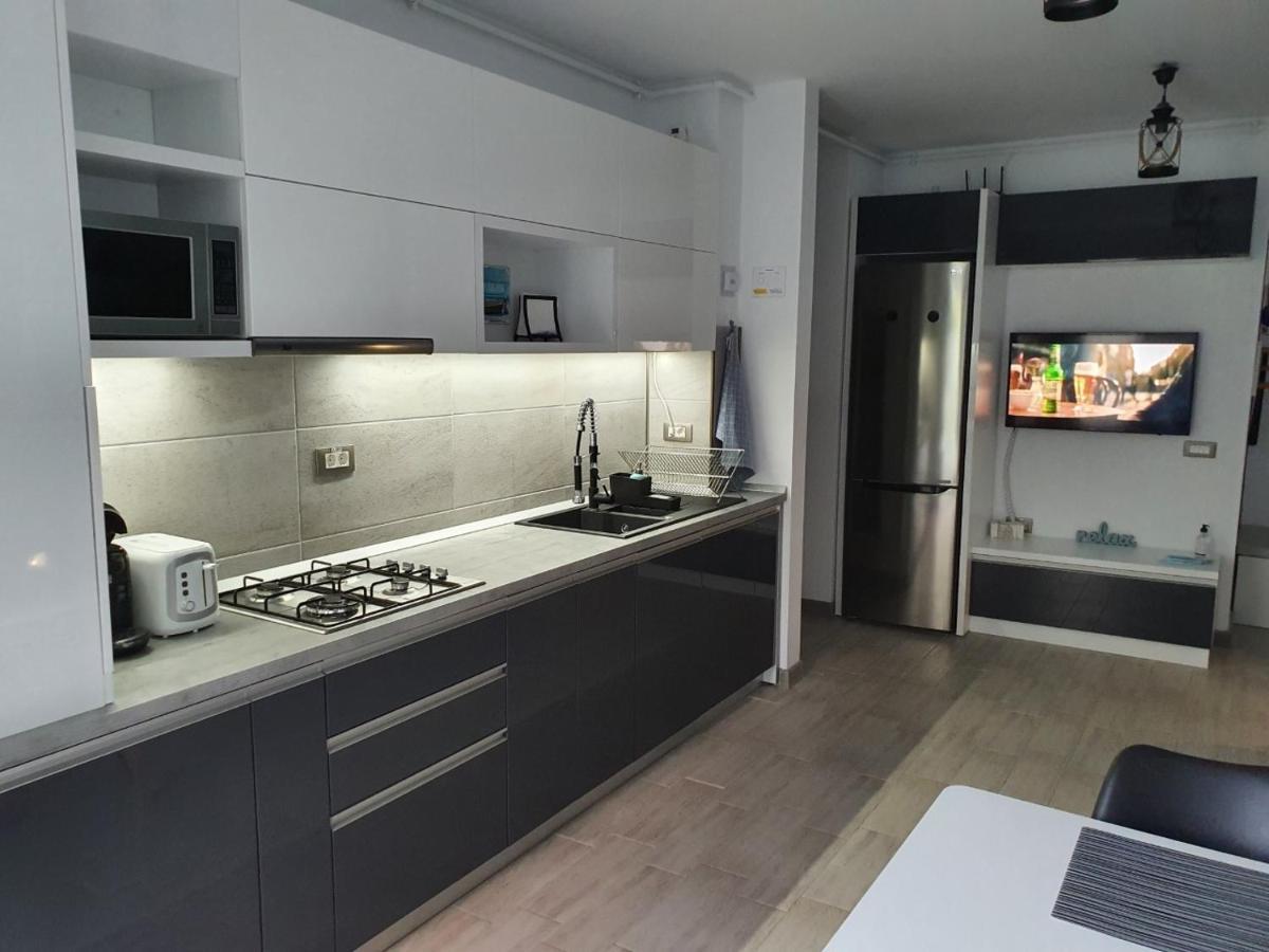 Relax Inn Apartment Năvodari Екстериор снимка