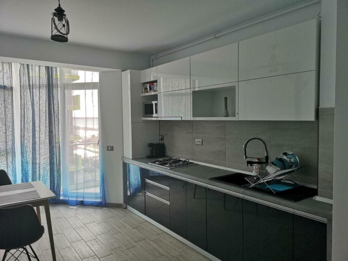 Relax Inn Apartment Năvodari Екстериор снимка