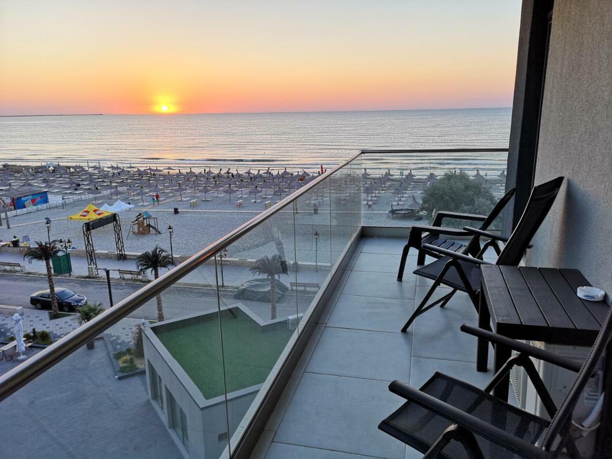 Relax Inn Apartment Năvodari Екстериор снимка
