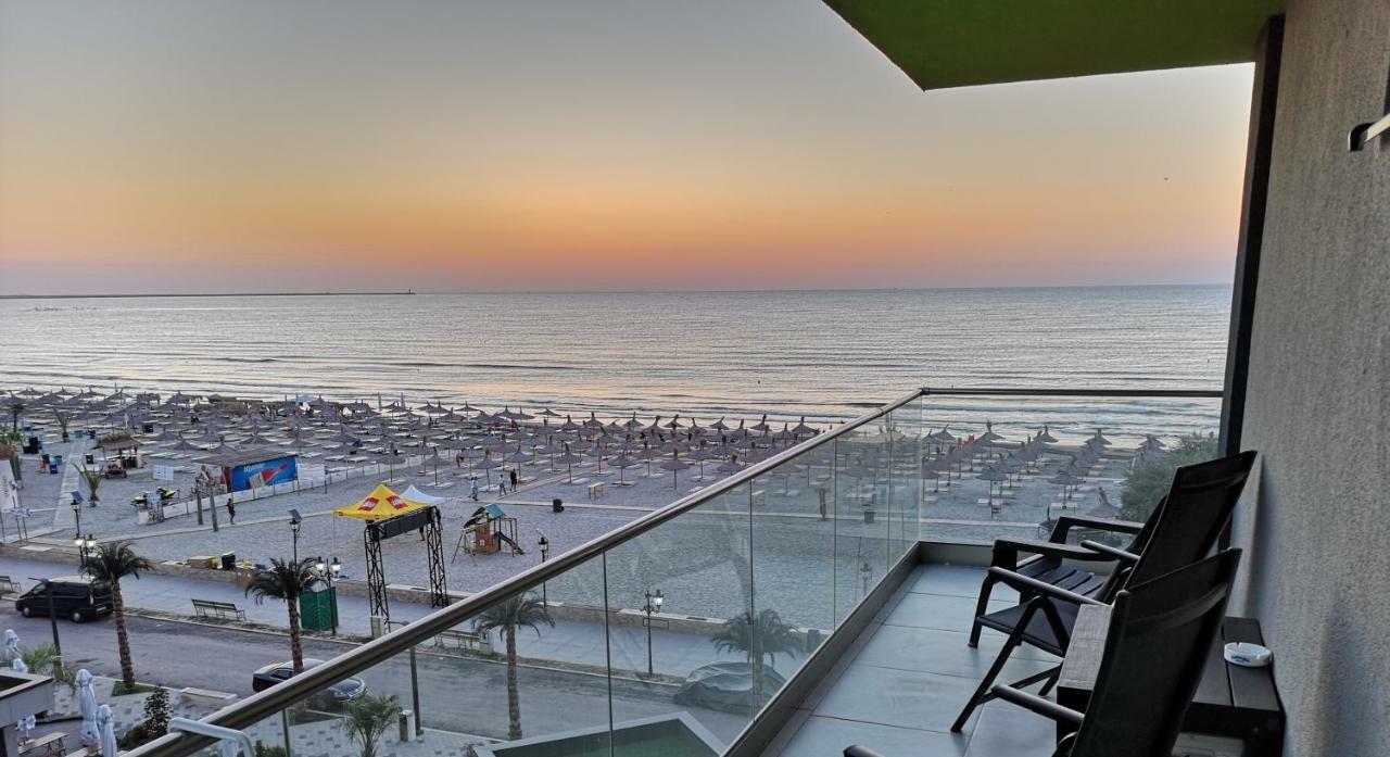 Relax Inn Apartment Năvodari Екстериор снимка