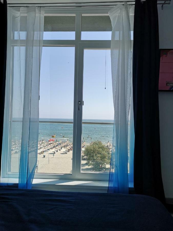 Relax Inn Apartment Năvodari Екстериор снимка