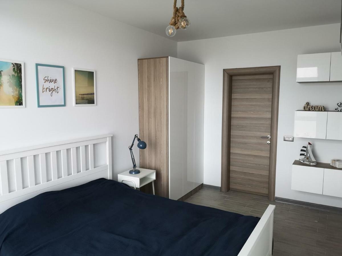 Relax Inn Apartment Năvodari Екстериор снимка