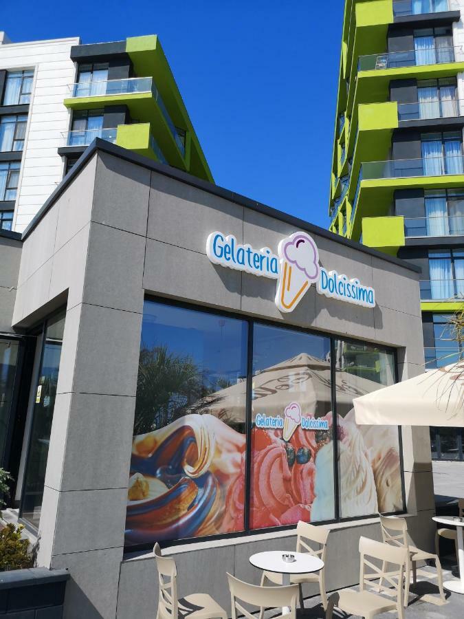 Relax Inn Apartment Năvodari Екстериор снимка