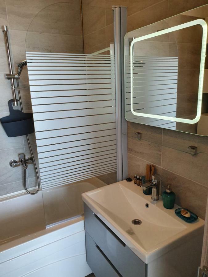 Relax Inn Apartment Năvodari Екстериор снимка